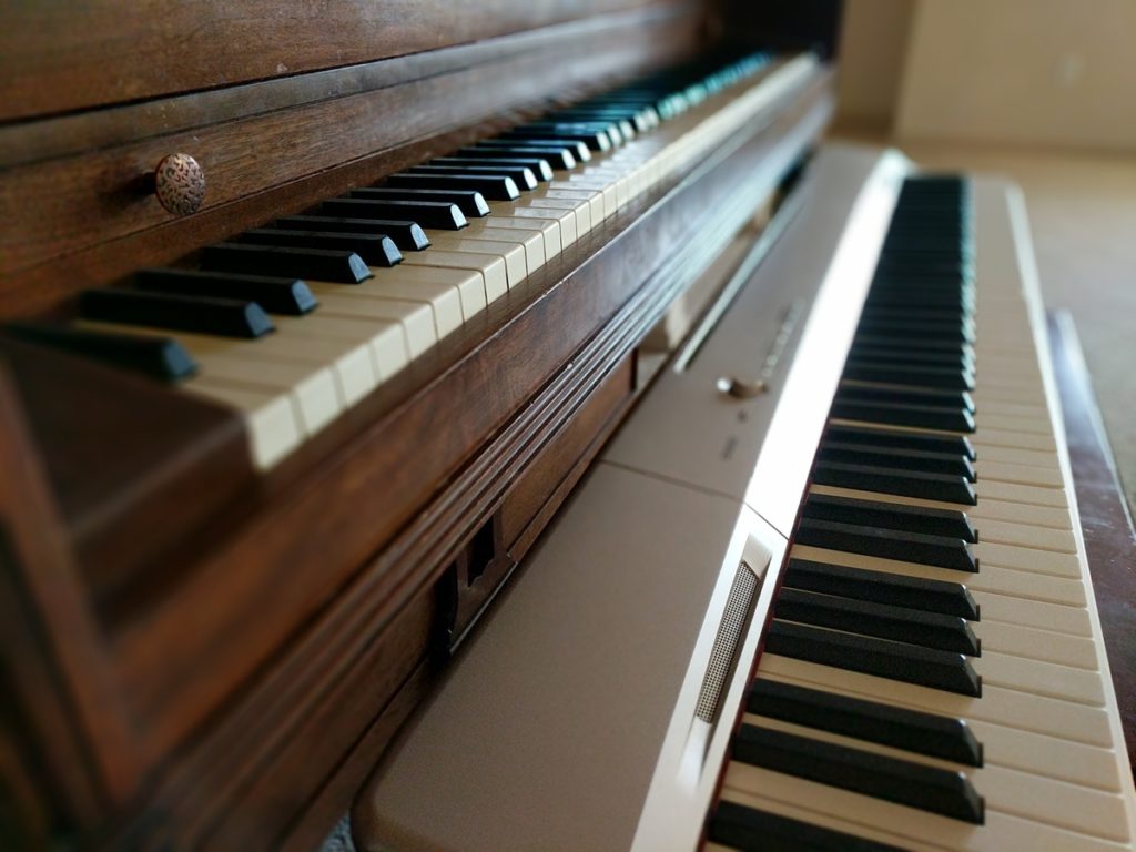 Keyboards vs Pianos: 14 important considerations | pianotels.com