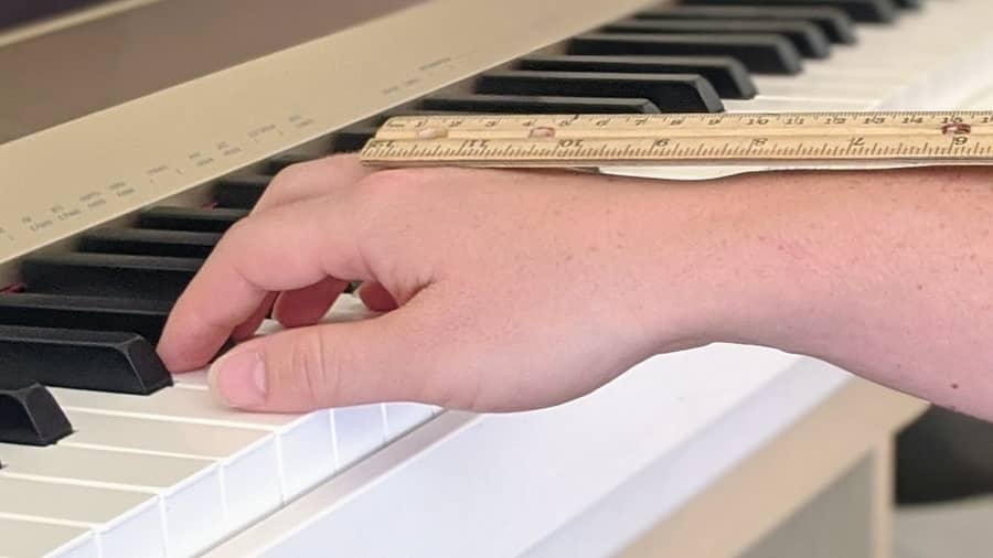 finger position in keyboard